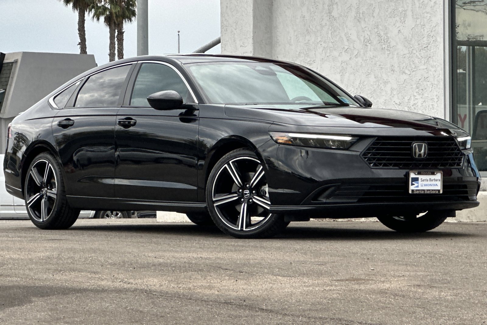 Used 2025 Honda Accord Sport image 2