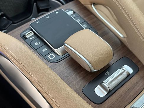New 2026 Mercedes-Benz GLS 450 4MATIC image 33