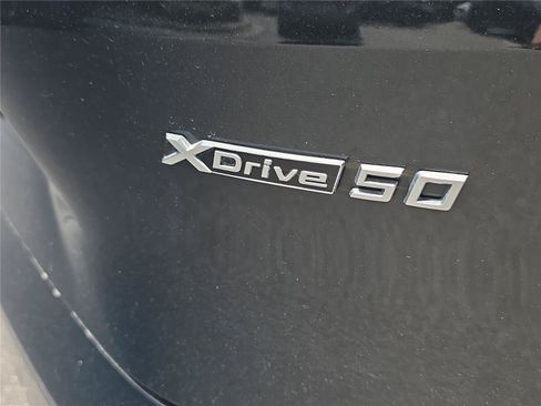 Used 2024 BMW iX xDrive50 w/ Premium Package AWD/4WD image 5
