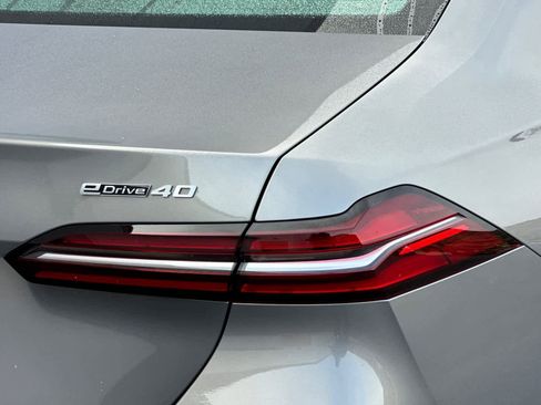 Used 2024 BMW i5 eDrive40i w/ M Sport Package image 30