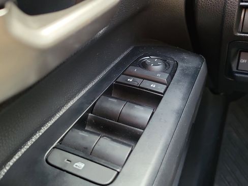 Used 2025 Toyota Tacoma Limited image 20