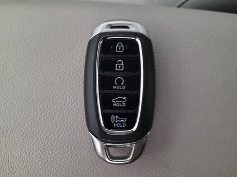 Used 2023 Hyundai Elantra Limited FWD image 32
