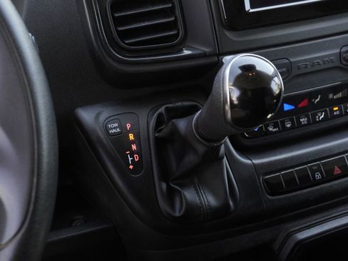 Used 2025 RAM ProMaster 2500 w/ Convenience Group FWD image 19