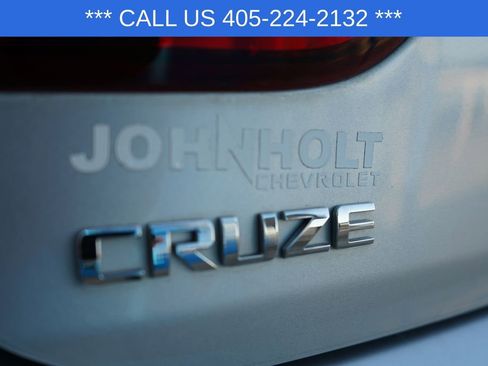 Used 2018 Chevrolet Cruze LT image 7