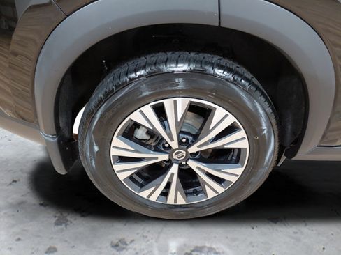 Used 2021 Nissan Rogue SV AWD/4WD image 9