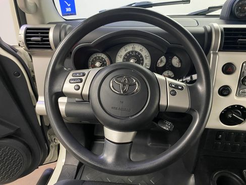 Used 2014 Toyota FJ Cruiser 4WD image 16