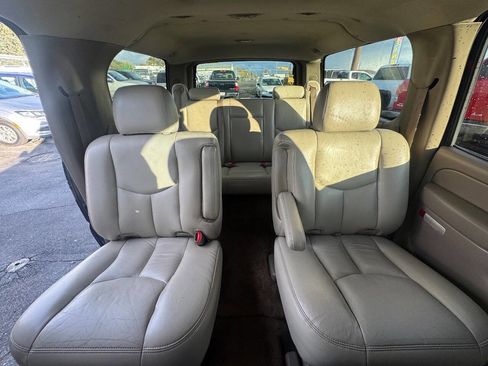 Used 2005 Chevrolet Suburban Z71 w/ Preferred Equipment Group image 7