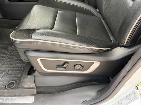 Used 2022 RAM 1500 Laramie AWD/4WD image 10