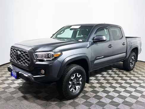 Certified 2022 Toyota Tacoma TRD Off-Road image 4