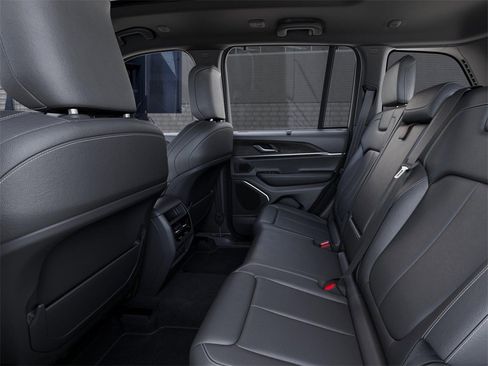 New 2026 Jeep Grand Cherokee Limited w/ Luxury Tech Group II image 23