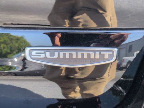 Used 2023 Jeep Grand Cherokee Summit AWD/4WD image 13