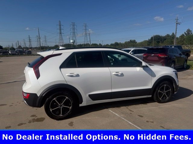 Used 2025 Kia Niro LX FWD image 3