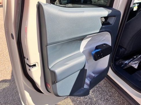 New 2025 Ford Maverick XLT image 18