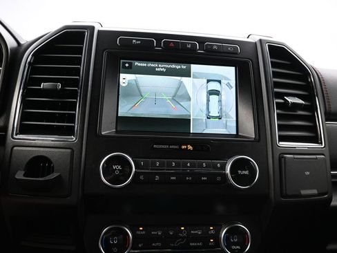 Used 2019 Ford Expedition Limited w/ Equipment Group 303A RWD image 17