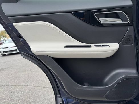Used 2017 Jaguar F-PACE Prestige image 42