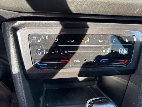 Used 2024 Volkswagen Tiguan SEL R-Line image 10