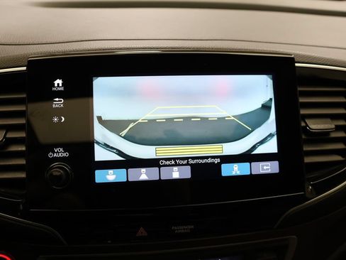 Used 2025 Honda Passport EX-L image 25