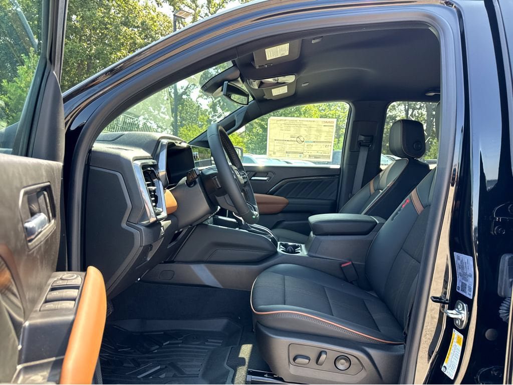 New 2026 GMC Canyon AT4 AWD/4WD image 8