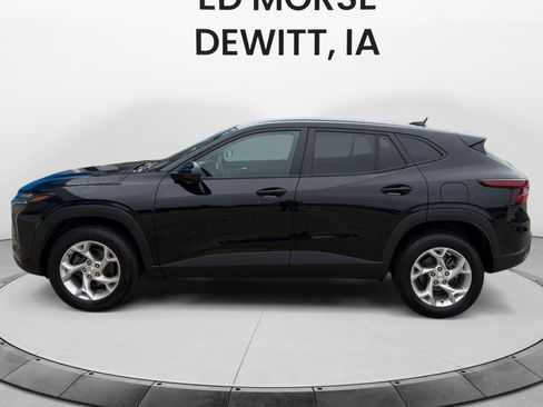 Used 2025 Chevrolet Trax LS w/ LS Convenience Package FWD image 2