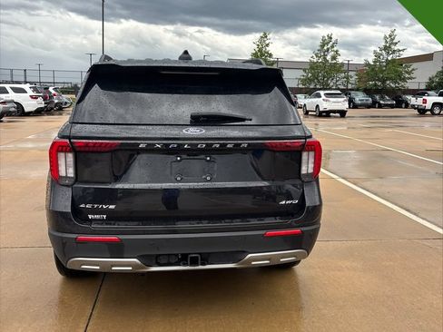 Used 2025 Ford Explorer Active w/ Active Comfort Package AWD/4WD image 4
