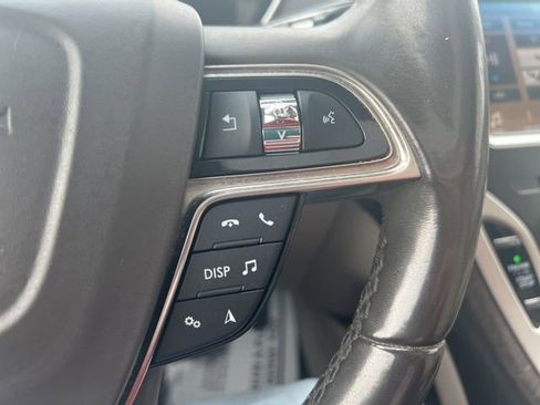 Used 2019 Lincoln Nautilus Reserve image 15