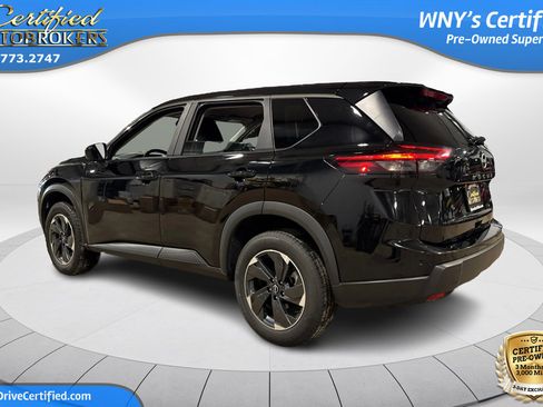 Used 2025 Nissan Rogue SV image 8