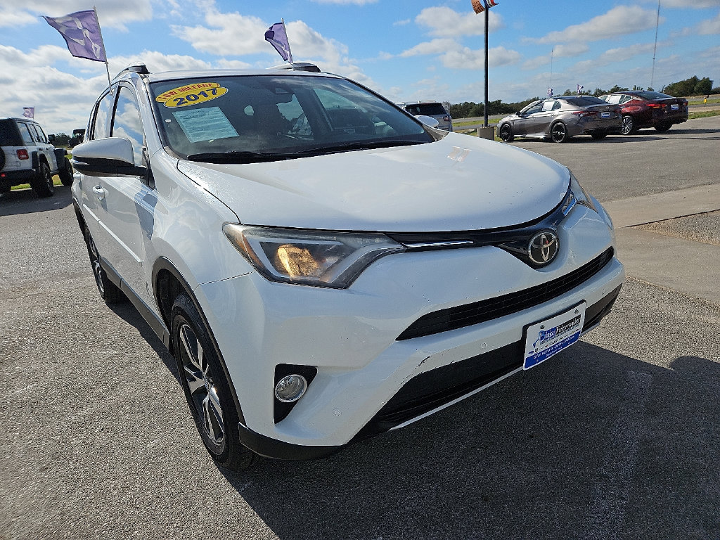 Used 2017 Toyota RAV4 XLE FWD image 11