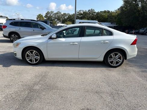 Used 2014 Volvo S60 T5 FWD image 2