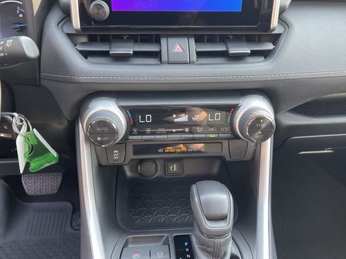 Certified 2024 Toyota RAV4 LE AWD/4WD image 20