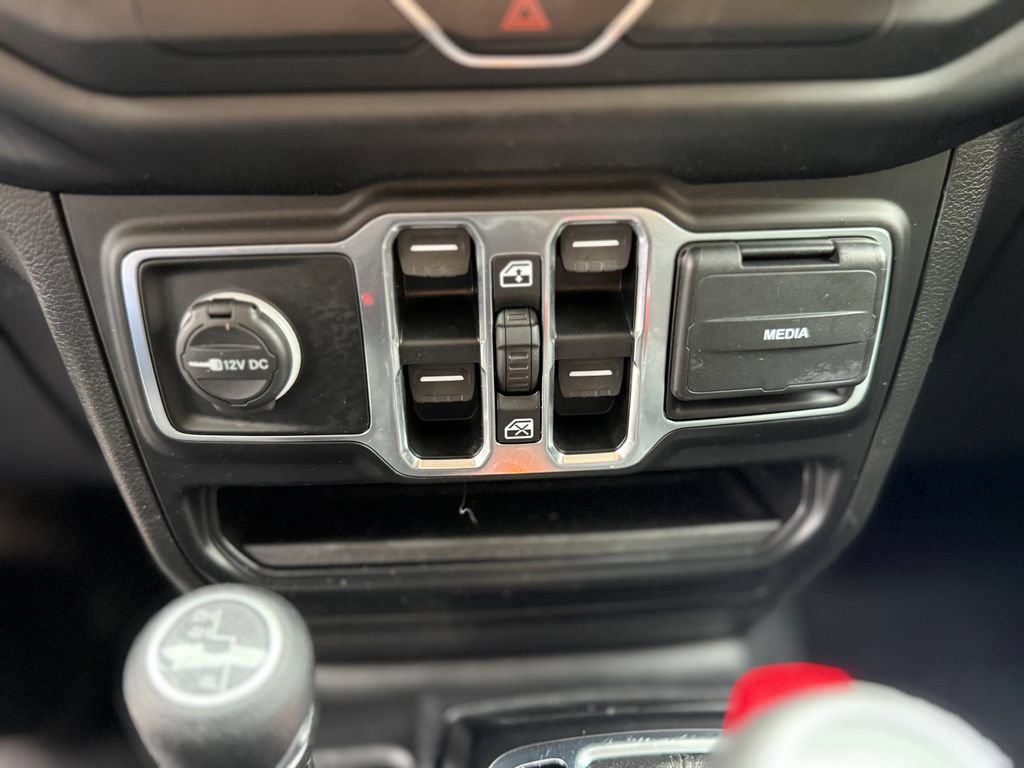 Used 2020 Jeep Wrangler Unlimited Sport S AWD/4WD image 25