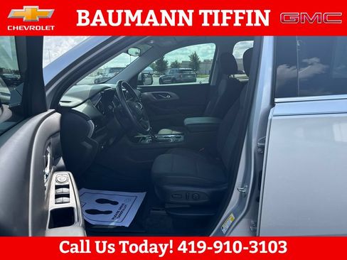 Used 2019 Chevrolet Traverse LT FWD image 17