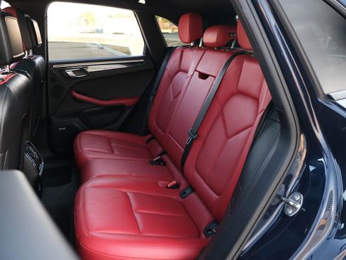 Used 2018 Porsche Macan GTS image 22