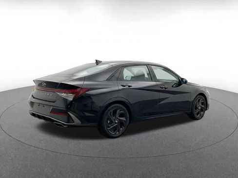 Used 2026 Hyundai Elantra Sport FWD image 9