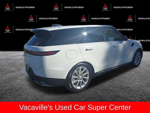 Used 2025 Land Rover Range Rover Sport SE AWD/4WD image 6