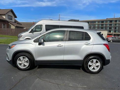 Used 2020 Chevrolet Trax LS w/ Tint and Cruise Package FWD image 4