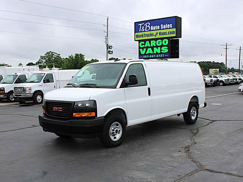 Used 2025 GMC Savana 2500 Extended w/ Driver Convenience Package RWD image 2