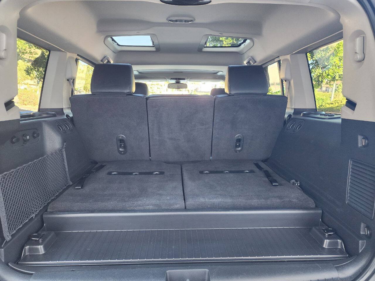 Used 2010 Jeep Commander Sport w/ Sun/Sound Group RWD image 31