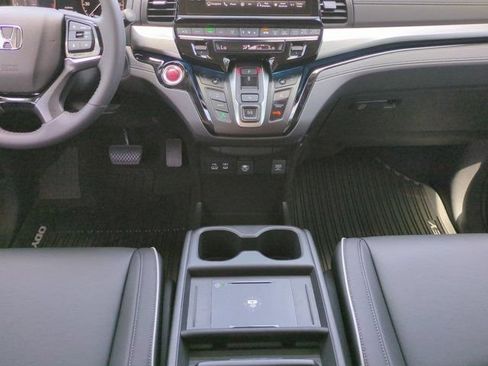 New 2026 Honda Odyssey Touring image 17