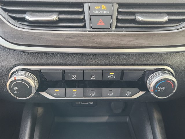 Used 2025 Nissan Altima 2.5 SV FWD image 19