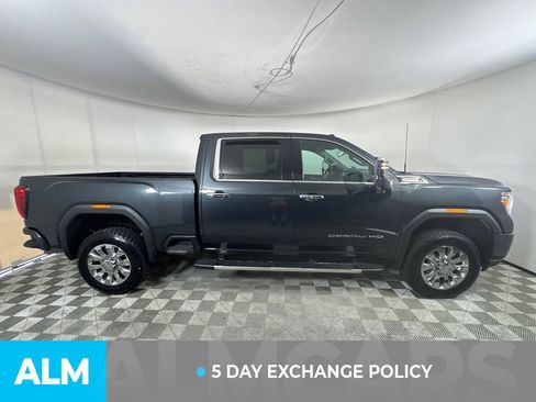 Used 2023 GMC Sierra 3500 Denali image 4