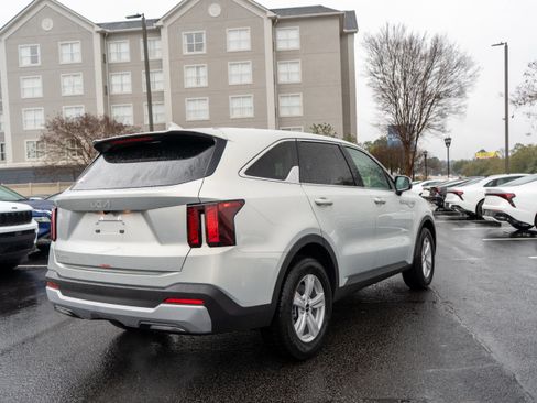 New 2026 Kia Sorento LX image 7