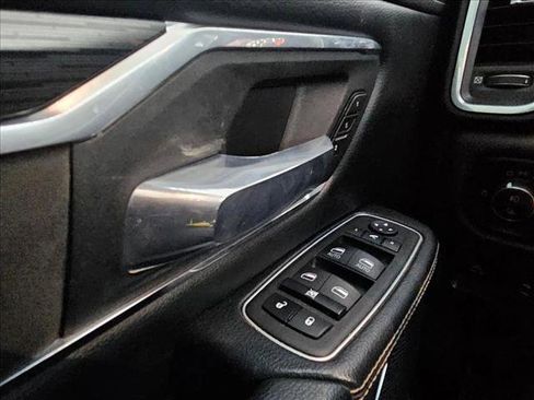 Used 2024 RAM 1500 Laramie image 18