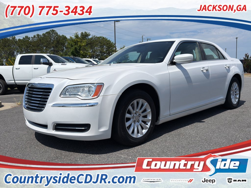 Used 2013 Chrysler 300 RWD image 1