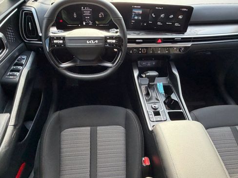 Certified 2026 Kia Sorento LX FWD image 29
