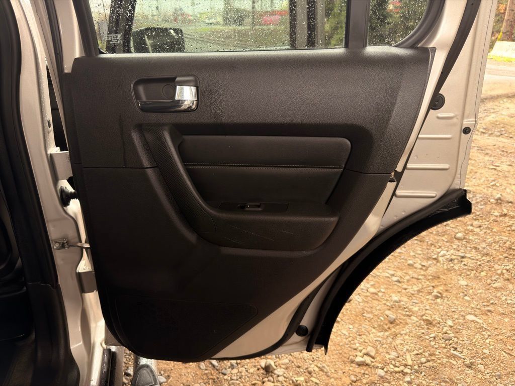 Used 2007 HUMMER H3 AWD/4WD image 32