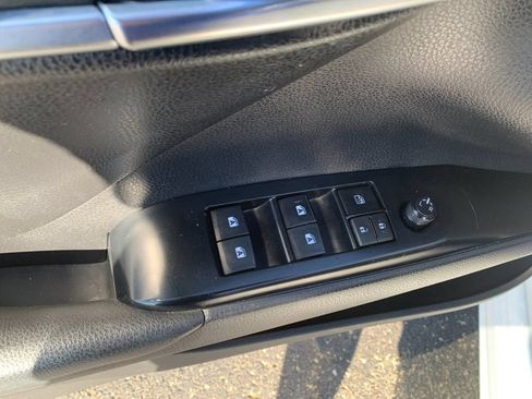 Used 2020 Toyota Camry SE FWD image 13