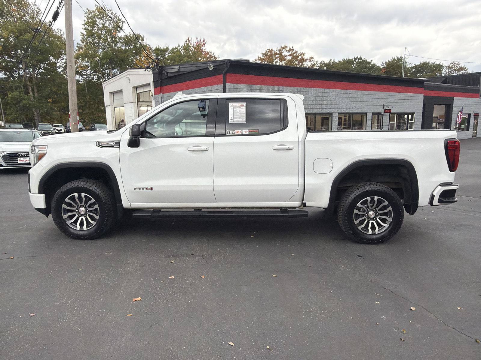 Used 2020 GMC Sierra 1500 AT4 w/ AT4 Premium Package AWD/4WD image 2