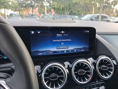Used 2025 Mercedes-Benz GLA 250 4MATIC w/ Winter Package image 23