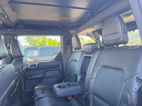 Used 2024 Ford Bronco Badlands AWD/4WD image 14
