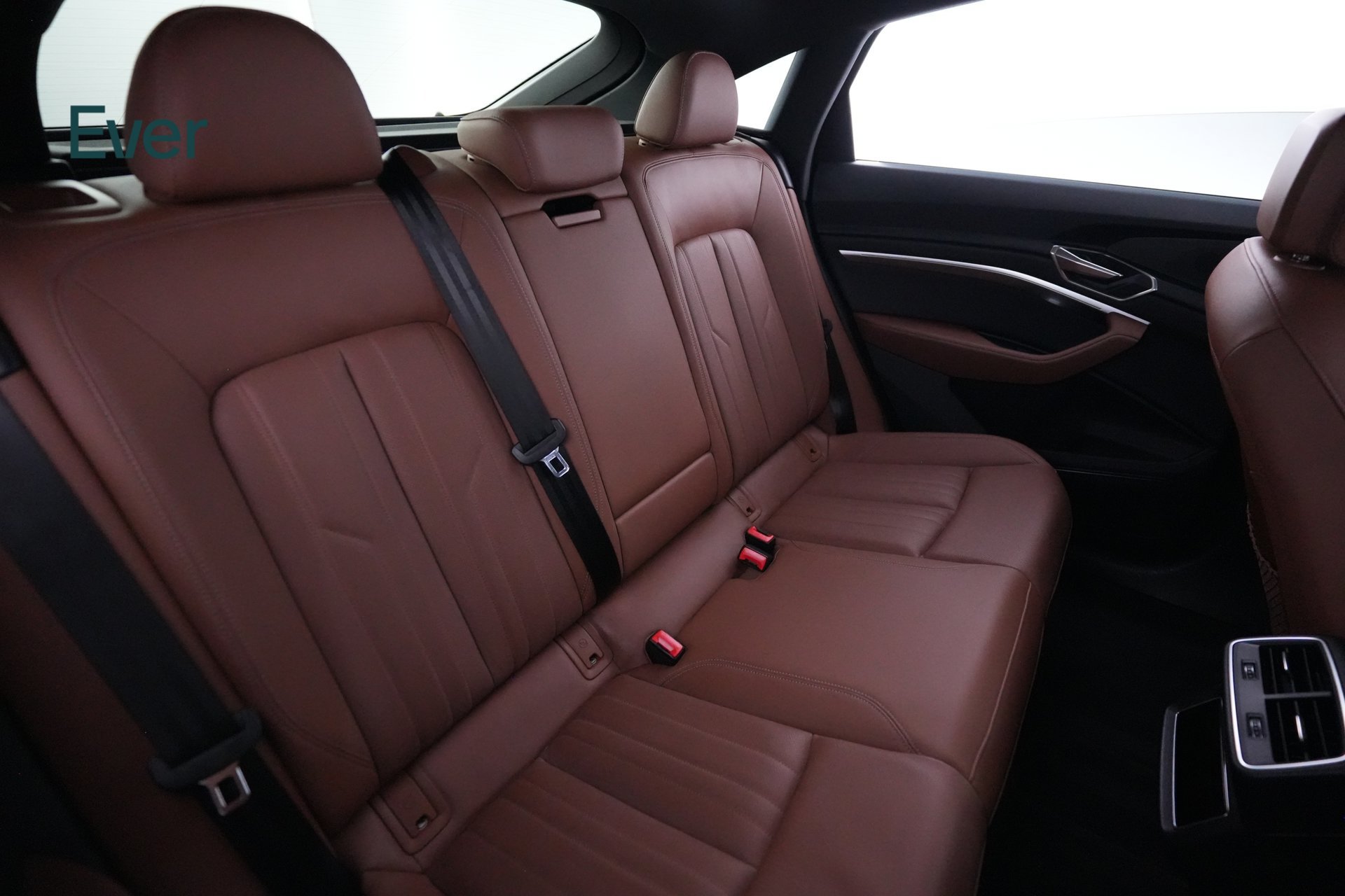 Used 2024 Audi Q8 e-tron Premium Plus AWD/4WD image 5